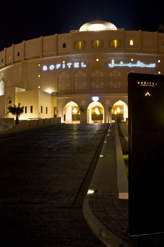 زلاق فندق البحرين سوفتيل تعليقات ومقارنة