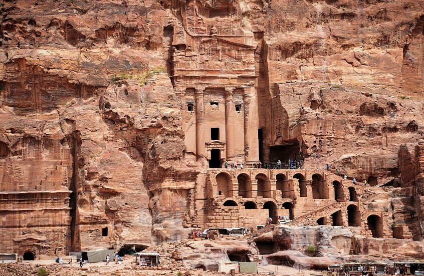 بدء العمل بنظام الإعفاء من التأشيرة بين روسيا والأردن 