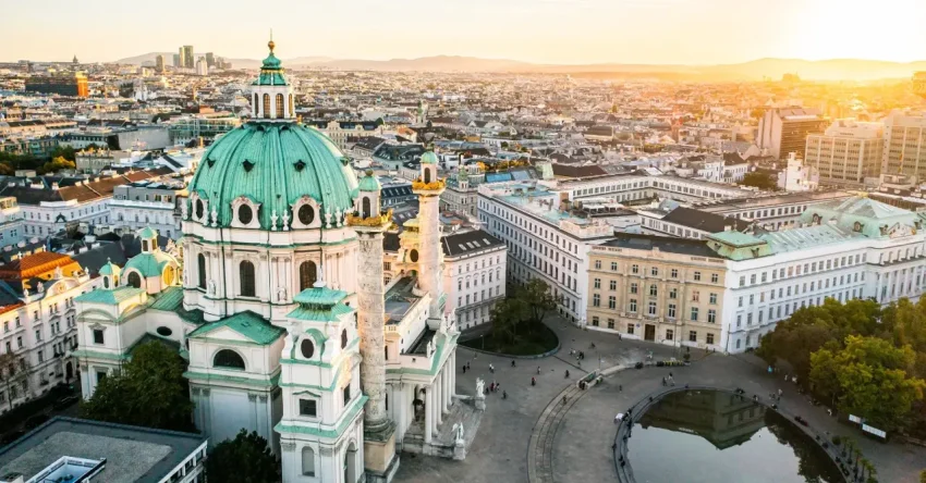 شركة سلام للطيران تسير أولى رحلاتها على الإطلاق بين مسقط وفيينا 