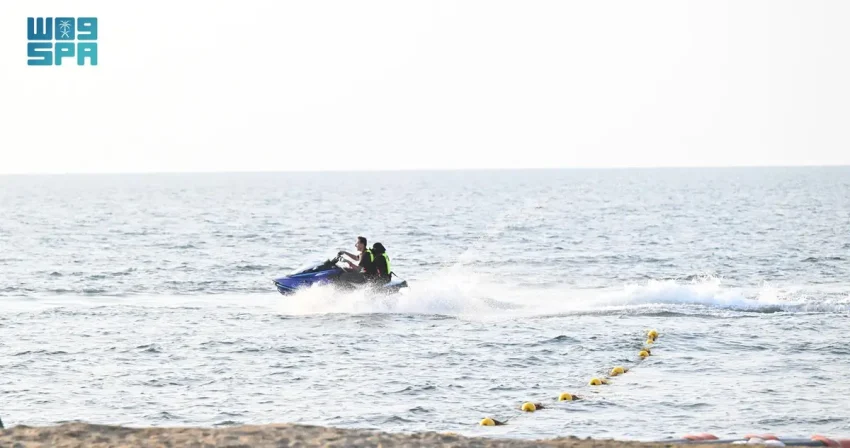 شاطئ جيدانة.. تجربة سياحية وترفيهية تصنع البهجة 