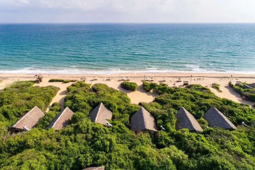 جولة مصورة حول شاطئ أوجا جانجل في ترينكومالي بسريلانكا 