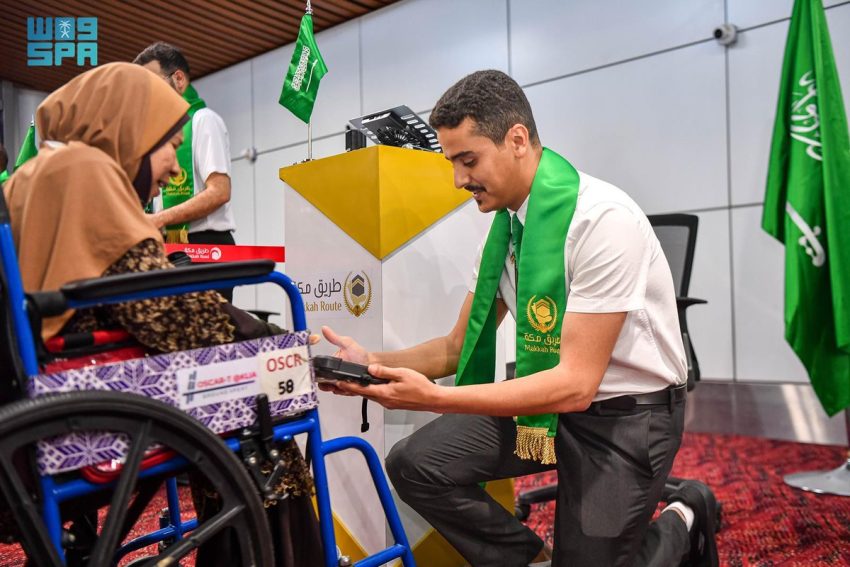 انطلاق أولى رحلات المستفيدين من مبادرة طريق مكة من ماليزيا 